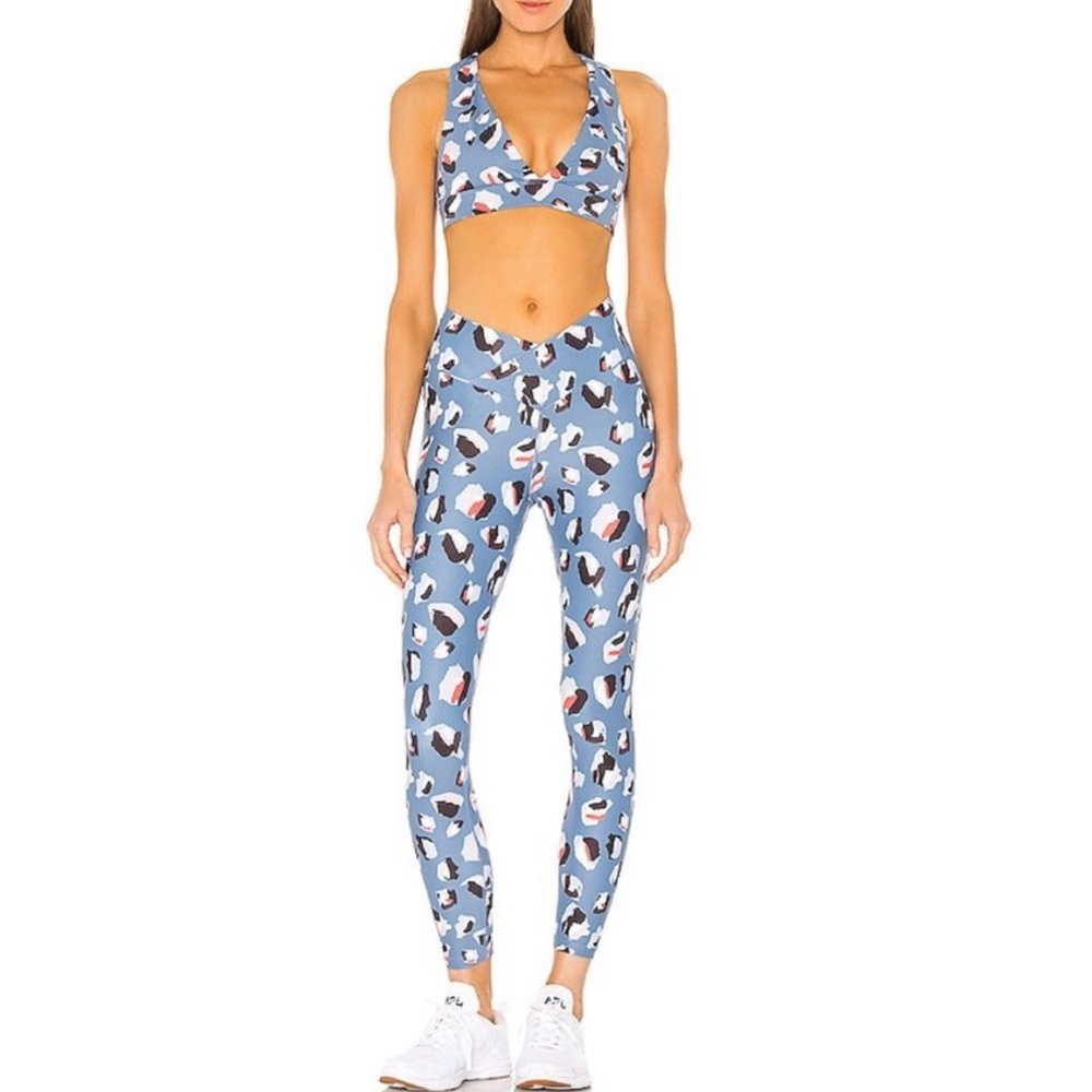 Beach Riot Cara Legging In Multi Spot - Picture 12 of 13
